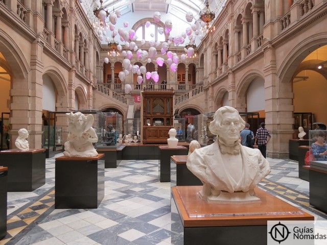 interior-museo-kelvingrove-glasgow-escocia
